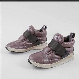 Sorel Out n About puffy boots